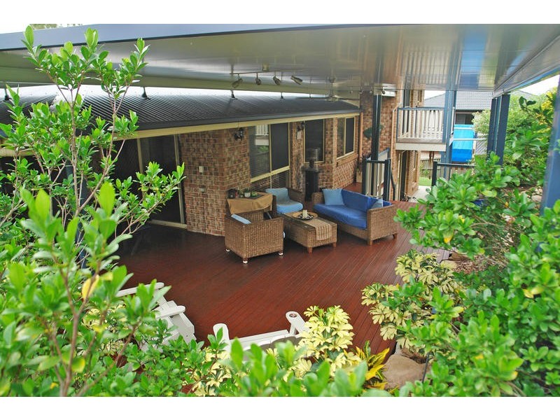 66 Gibson Cres, Bellbowrie QLD 4070